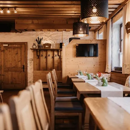 Alte Schmiede - Kleine 3*